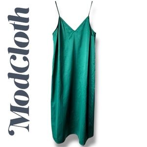 ModCloth Brilliant Emerald Green Satin Midi Slip Dress Spaghetti Straps | Sz S